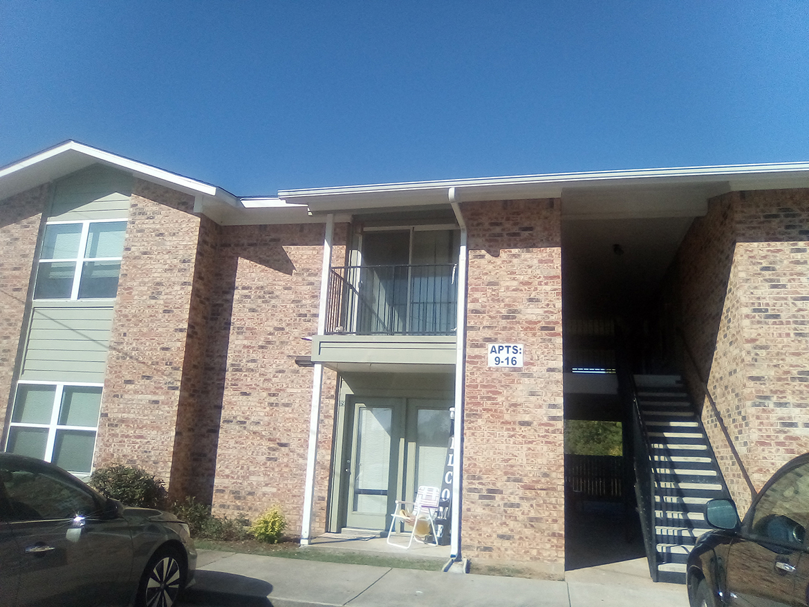 Countrywood Apartments exterior, Reno, TX