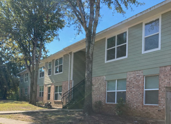 Elmwood Apartments exterior, Buffalo, Texas