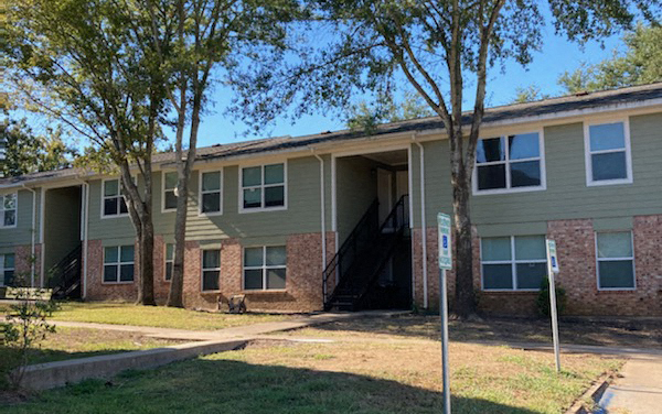 Elmwood Apartments exterior, Buffalo, Texas