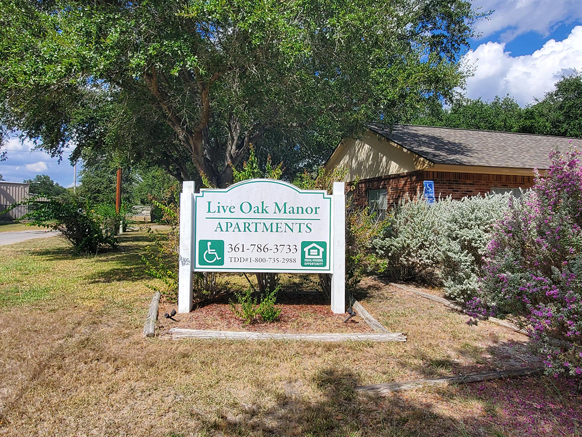 Live Oak Manor Apartments, 1700 N. Grand Prix, Three Rivers, TX RentCafe