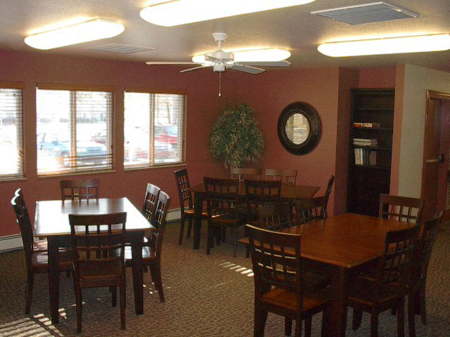 Rolling Brook Apartments Dining area