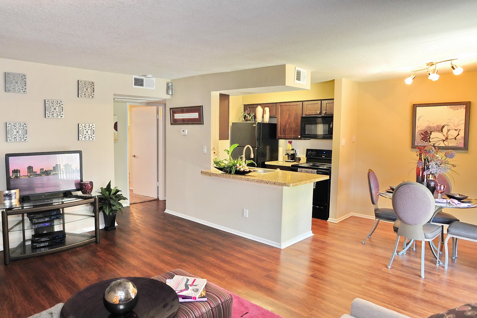 Montecito Apartments, 3111 Parker Lane, Austin, TX - RENTCafé