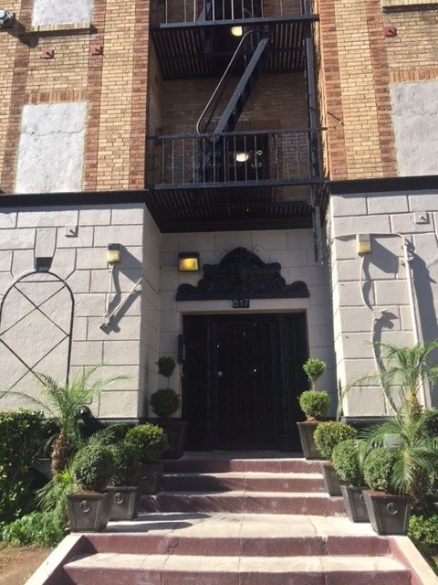 817 S. Hobart Blvd. Rentals - Los Angeles
