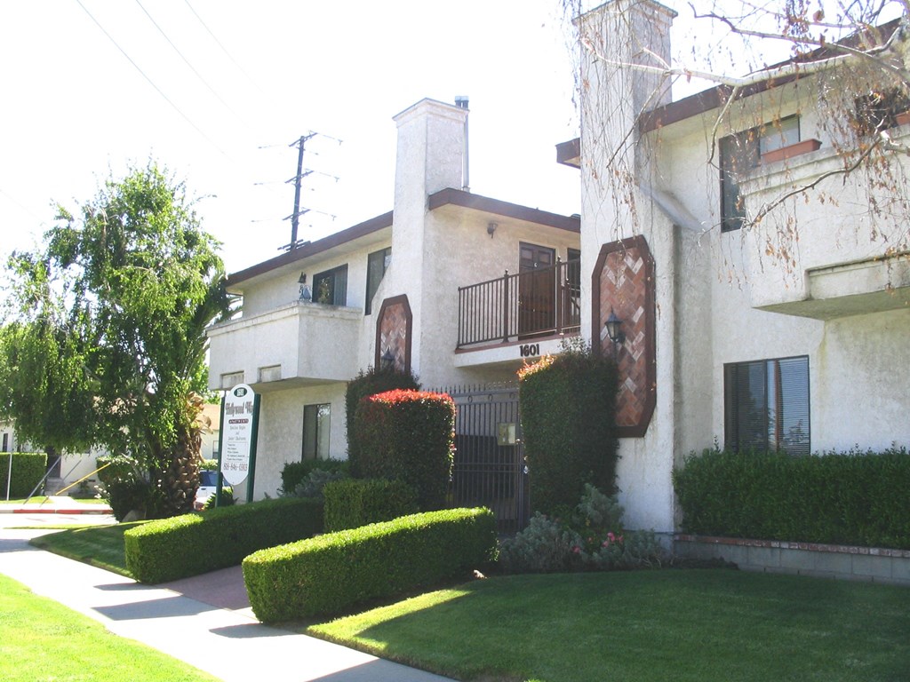 the building where the apartment is located