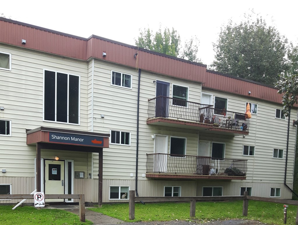 the building where the motel is located