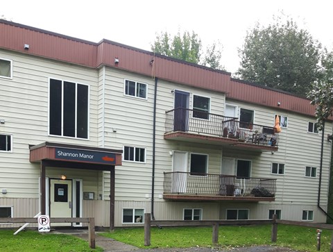 the building where the motel is located