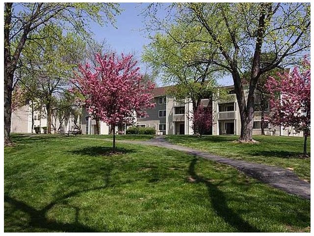 The Pavilion Apartments 2207 Summerhouse Dr St Louis MO RENTCaf 