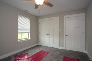 210-D-53 4 Beds Apartment for Rent - Photo Gallery 4