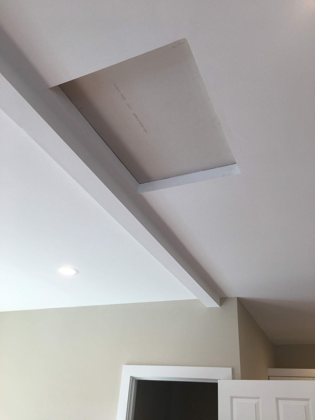 the ceiling in the living room has been cleaned and is ready to be painted