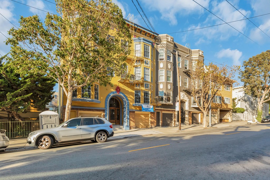 the building in which the hotel is located