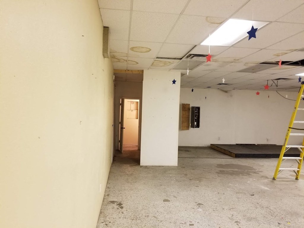 the lobby of the building is being remodeled