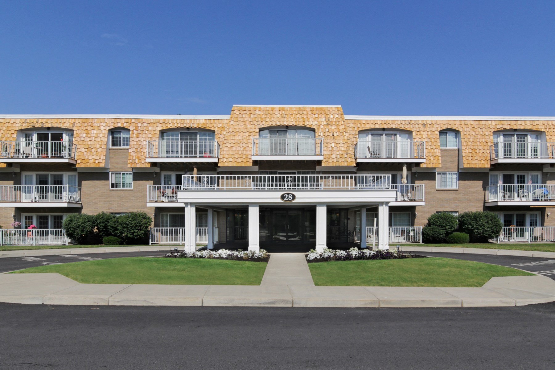 Chateau Chatillon Apartments, 30 Oaklawn Avenue, Cranston, RI RentCafe