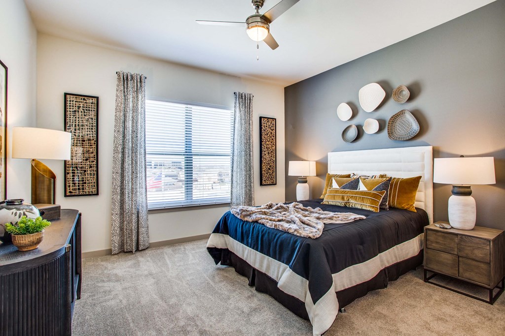 Westloop at the Diamond Interchange Irving TX bedroom