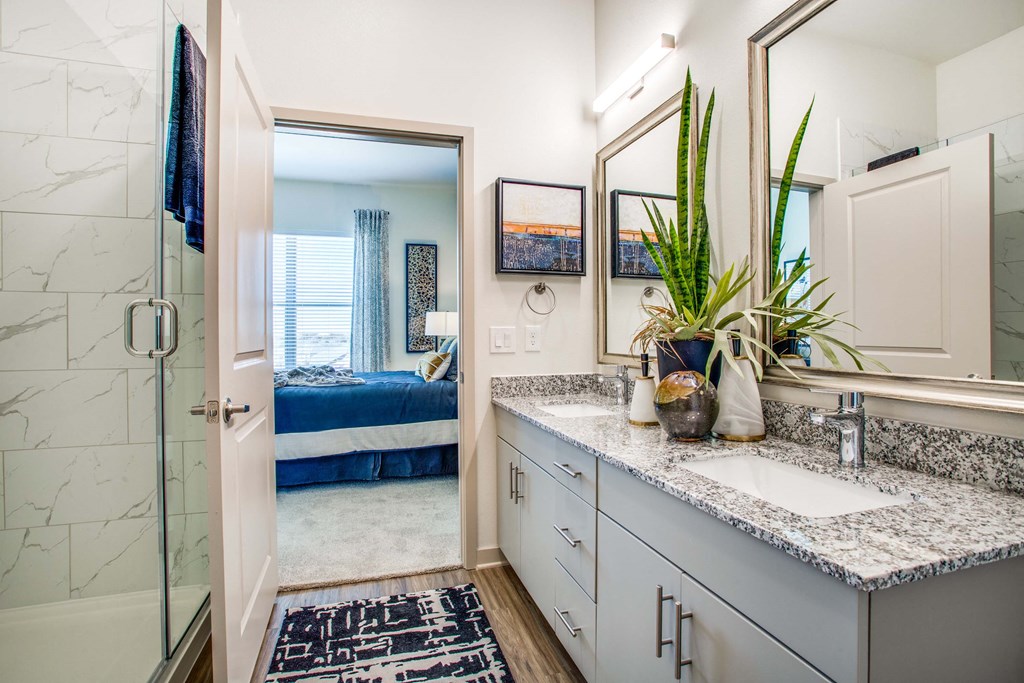 Westloop at the Diamond Interchange