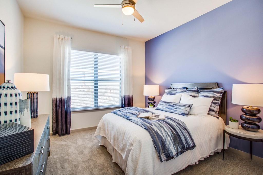 Westloop at the Diamond Interchange Irving TX bedroom with ceiling fan