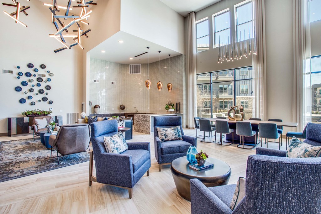 Westloop at the Diamond Interchange Irving TX resident lounge