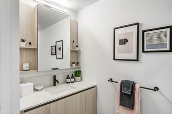 Model Bathroom 1 - Photo Gallery 7