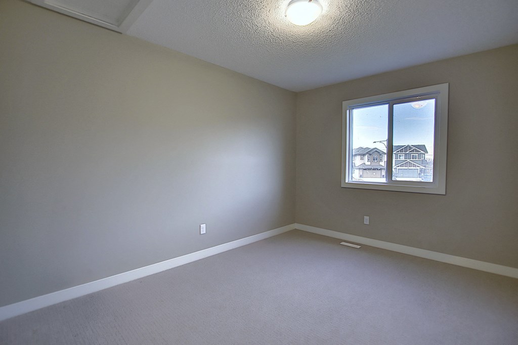 248 Hawks Ridge Boulevard Northwest 3 Beds House for Rent - Photo Gallery 6