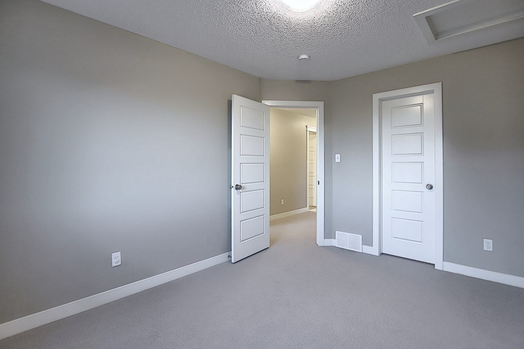 248 Hawks Ridge Boulevard Northwest 3 Beds House for Rent - Photo Gallery 4