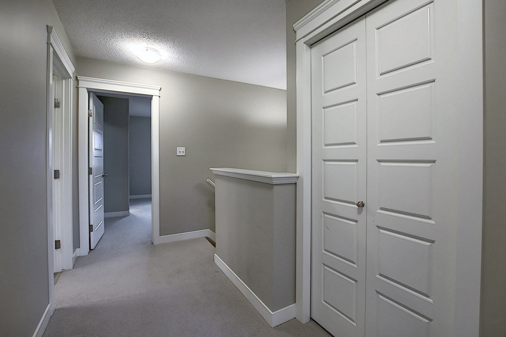 248 Hawks Ridge Boulevard Northwest 3 Beds House for Rent - Photo Gallery 8