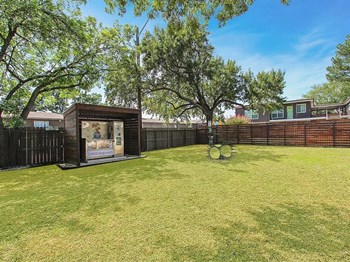 19Twenty - Denton, TX - Dog Park
