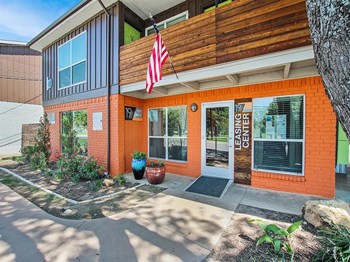 19Twenty - Denton, TX - Leasing Office