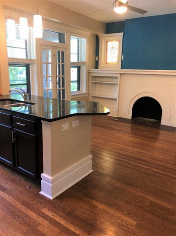 6124 Pershing Studio-1 Bed Apartment for Rent - Photo Gallery 5