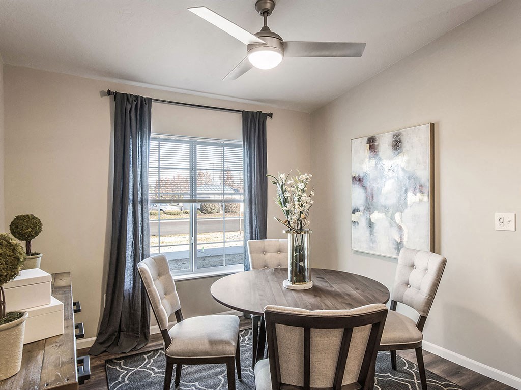 Greenwood Indiana Apartment Rentals Redwood Living Redwood Greenwood  Dining Room