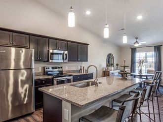 Greenwood Indiana Apartment Rentals Redwood Living Redwood Greenwood Willowood Kitchen - Photo Gallery