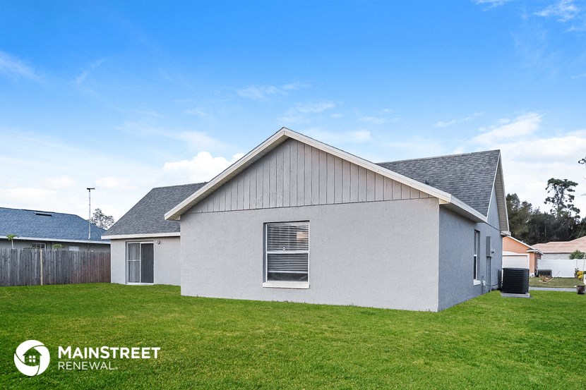  a small white house