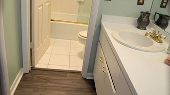 1550 NE Ocean Blvd #204B 2 Beds House for Rent - Photo Gallery 2