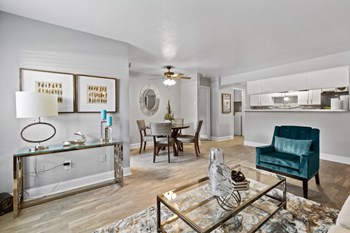 10730 Glenora Drive 1-3 Beds Apartment for Rent - Photo Gallery 4