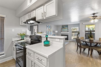 10730 Glenora Drive 1-3 Beds Apartment for Rent - Photo Gallery 3