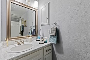 10730 Glenora Drive 1-3 Beds Apartment for Rent - Photo Gallery 12