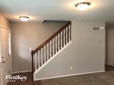 11 WOODLAND RIDGE Ct 3 Beds Apartment for Rent