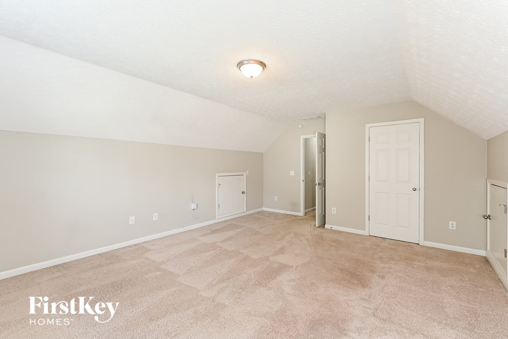 the living room and dining room are spacious and clean