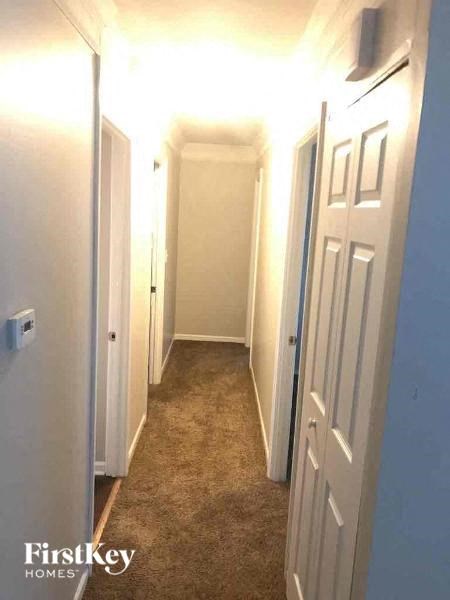 21 Thrush Rd 3 Beds Apartment for Rent