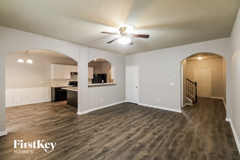 44 Southwind Cir 4 Beds Apartment for Rent