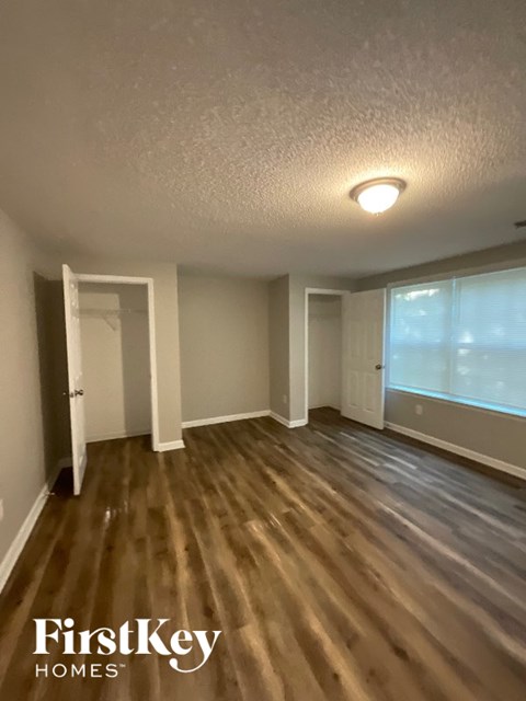 48 Moody Farm Rd 3 Beds Apartment for Rent
