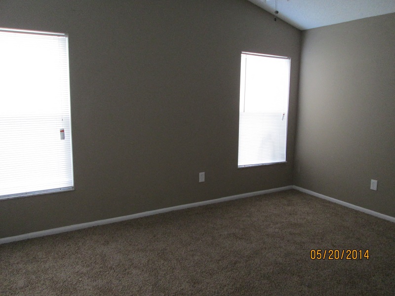 full 360 view of the room with two windows