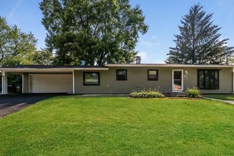 67 Austin Ave 3 Beds Apartment for Rent