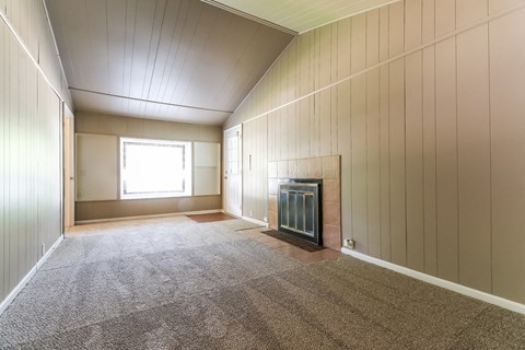 67 Austin Ave 3 Beds Apartment for Rent