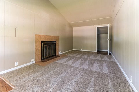 67 Austin Ave 3 Beds Apartment for Rent