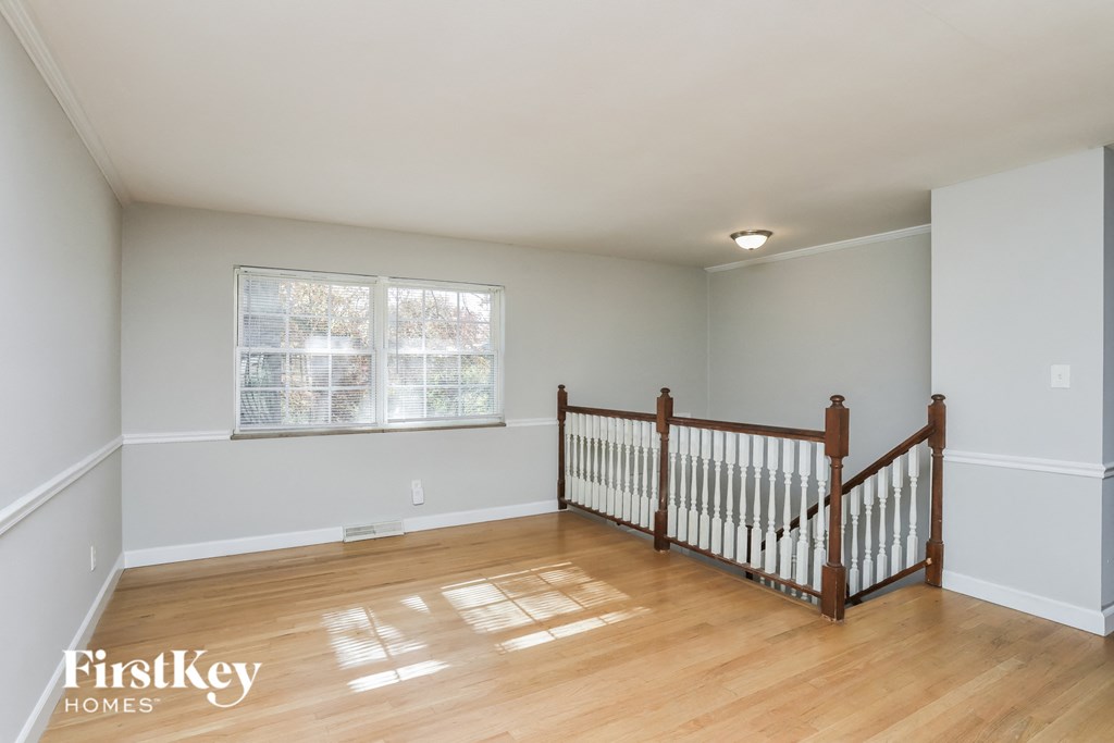 105 ROLAND AVE 3 Beds House for Rent - Photo Gallery 4