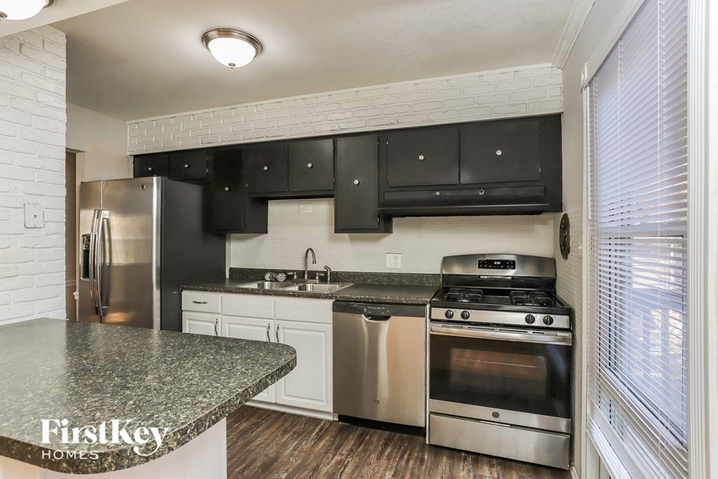 105 ROLAND AVE 3 Beds House for Rent - Photo Gallery 6