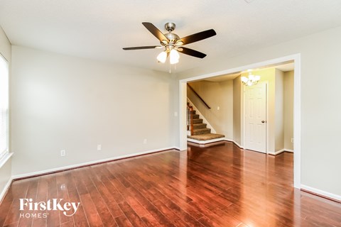 108 Valentine Court 4 Beds Apartment for Rent