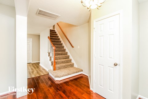 108 Valentine Court 4 Beds Apartment for Rent