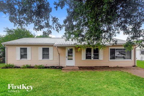 112 Lind Drive 3 Beds Apartment for Rent
