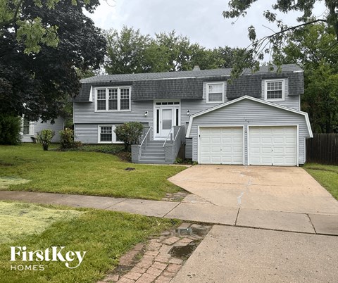 120 S Lancaster 4 Beds Apartment for Rent