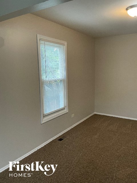 120 S Lancaster 4 Beds Apartment for Rent